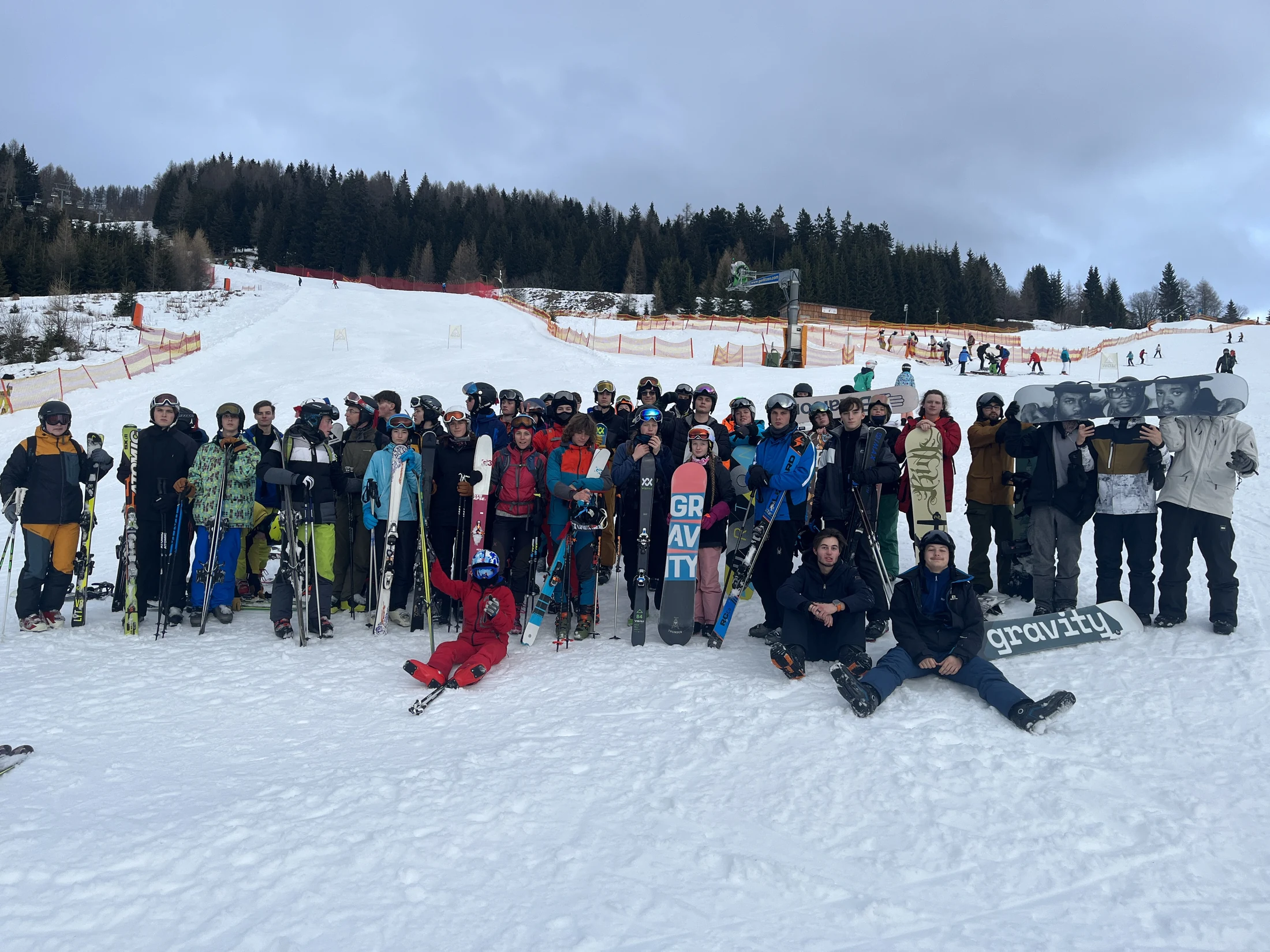 Studenti ITG na společném lyžařském pobytu v Alpách